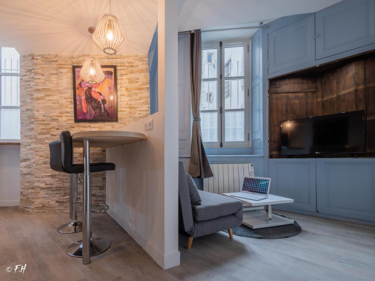 Le Vieux Laval Lägenhet Laval  Exteriör bild