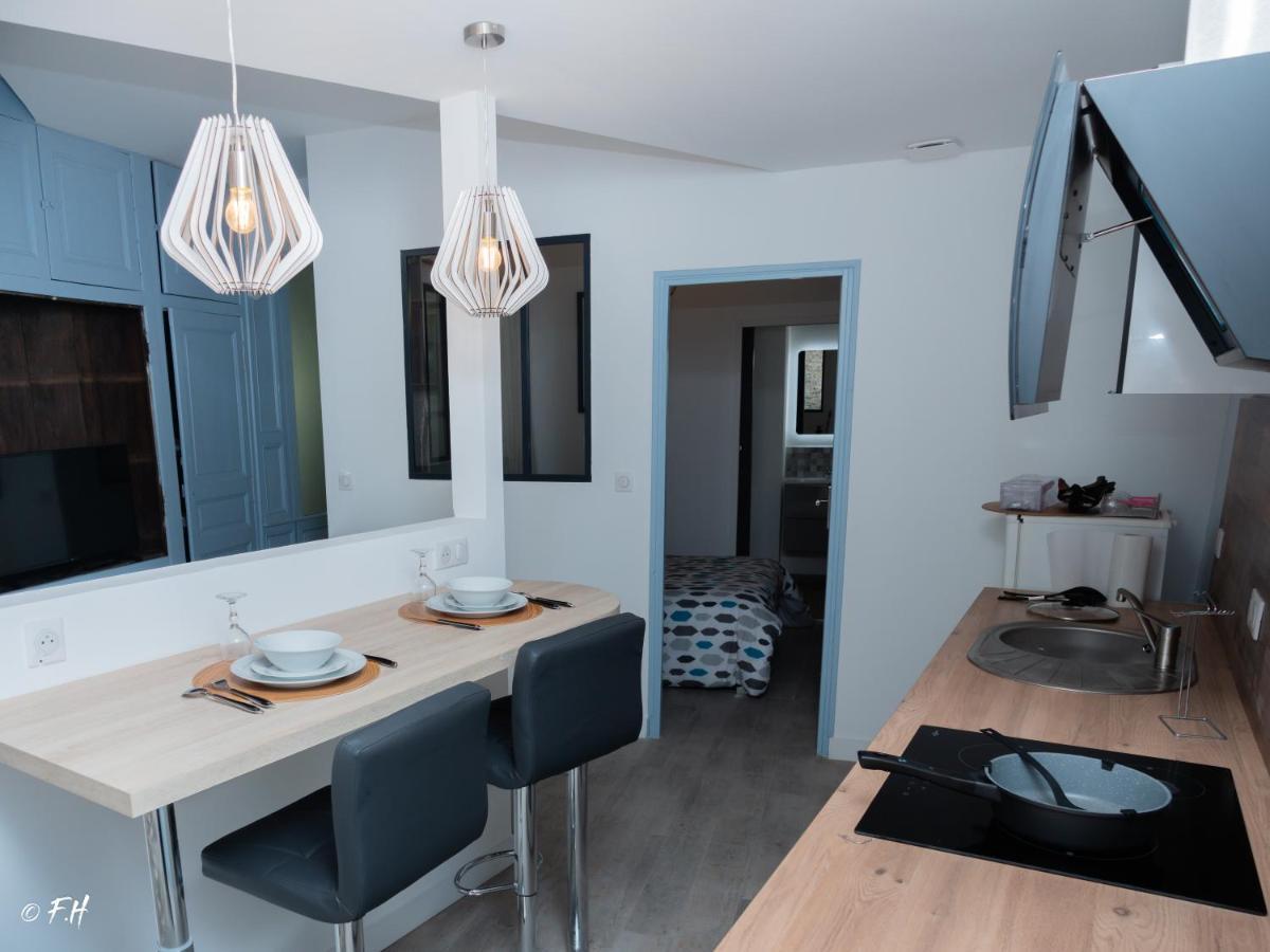 Le Vieux Laval Lägenhet Laval  Exteriör bild